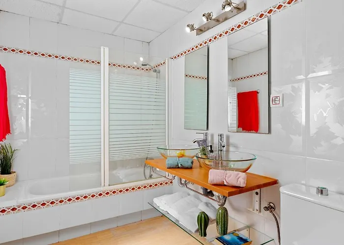 Rebeca - Plusholidays Villa Ifach