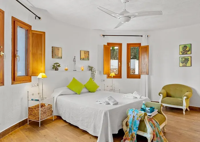 Rebeca - Plusholidays Ifach