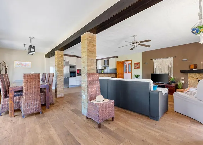 Rebeca - Plusholidays Villa *